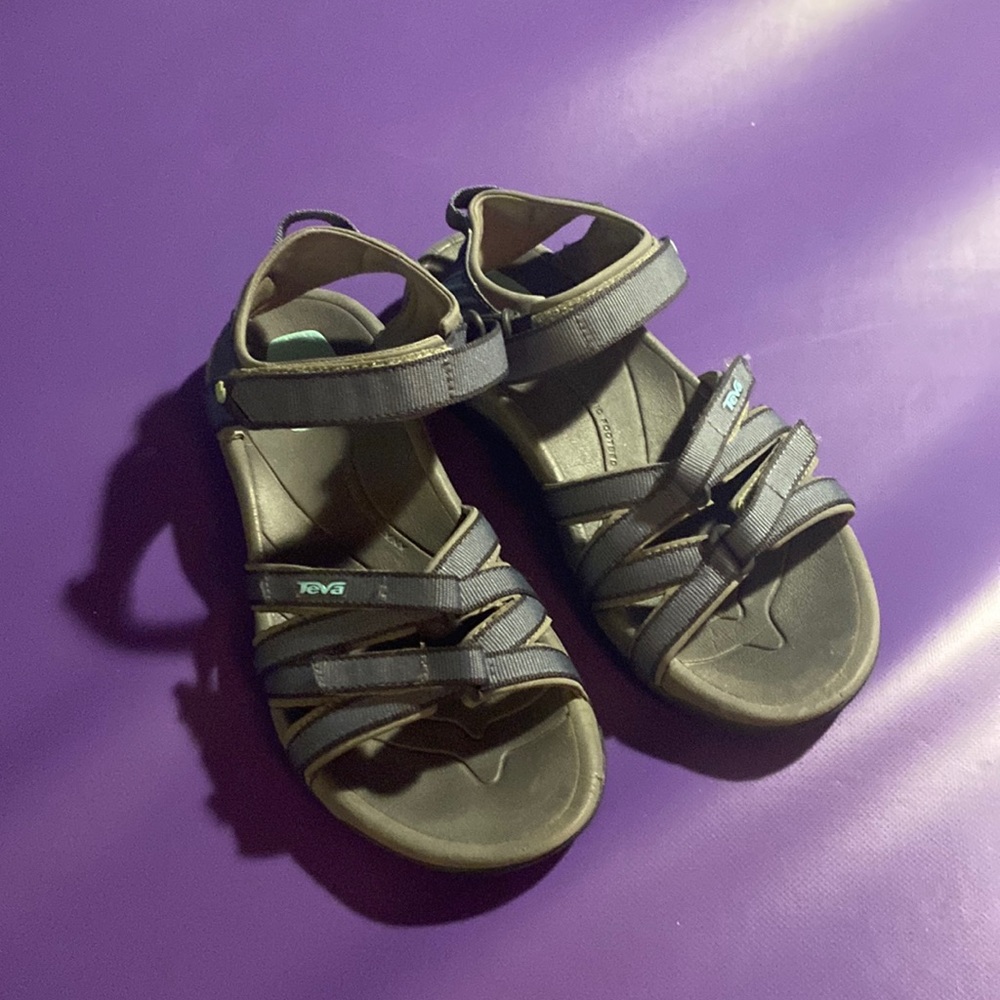 TEVA Women’s Size 7 sandals